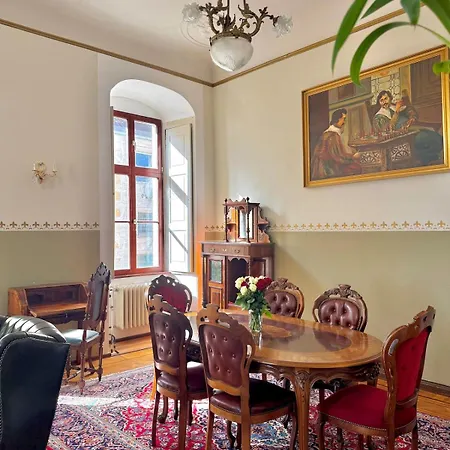 Appartement Schloss Ampfurth - Wohnen Im Historischen Gutshaus *
