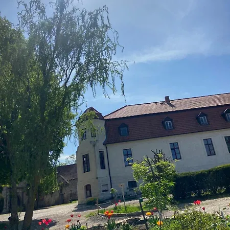 Schloss Ampfurth - Wohnen Im Historischen Gutshaus Daire Oschersleben