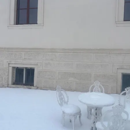Schloss Ampfurth - Wohnen Im Historischen Gutshaus *